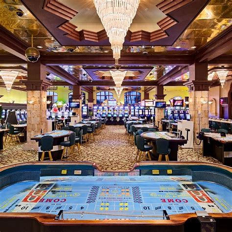 glitz casino.